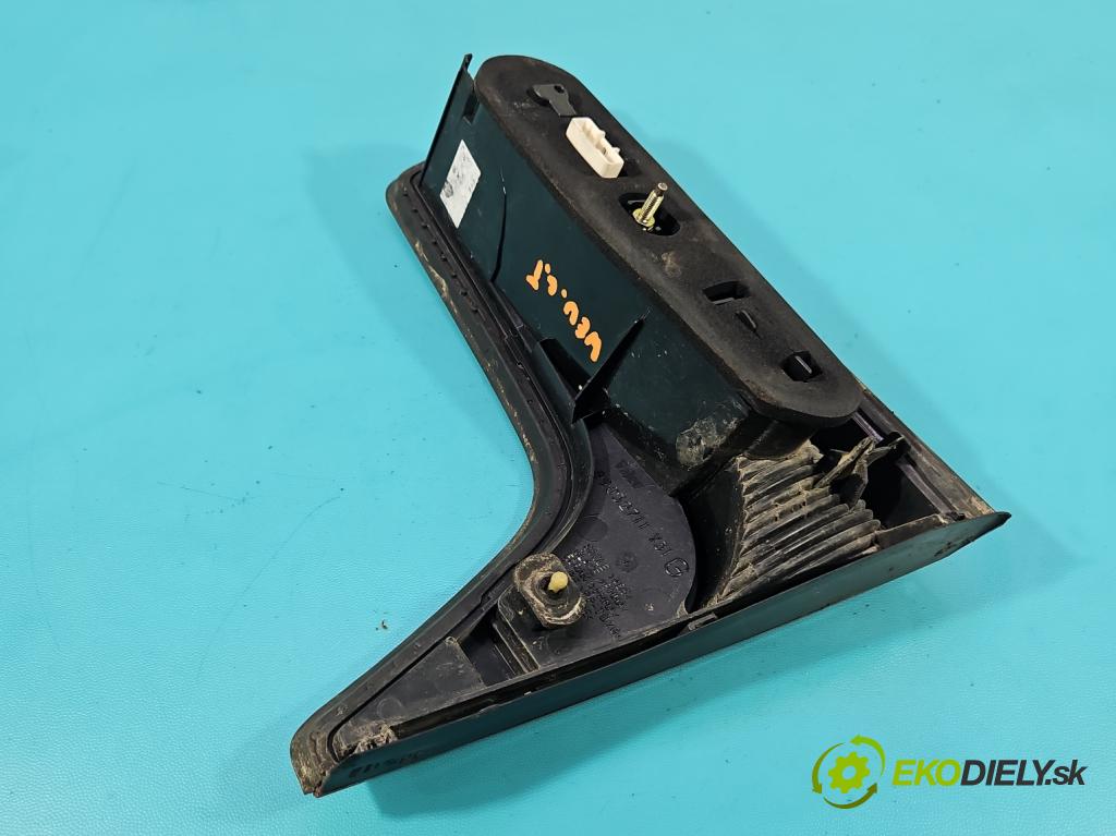 Citroen C5 I 2001-2008 1.8 16V 125 hp manual 92 kW 1749 cm3 5- světlo zadní levé 89032711 (Klika dveří ostatní)