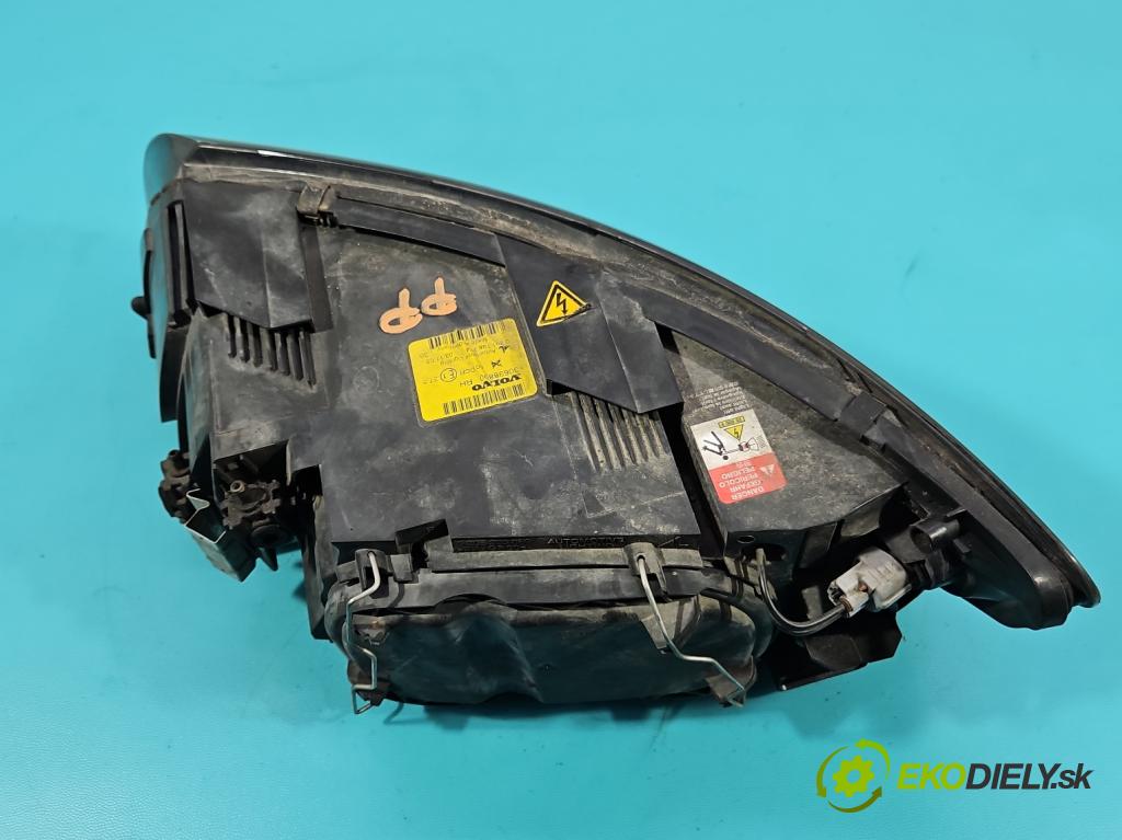 Volvo V50 2.0d 136 HP manual 100 kW 1997 cm3 5- Reflektor: pravý 30698890 (Svetlo predné pravé)