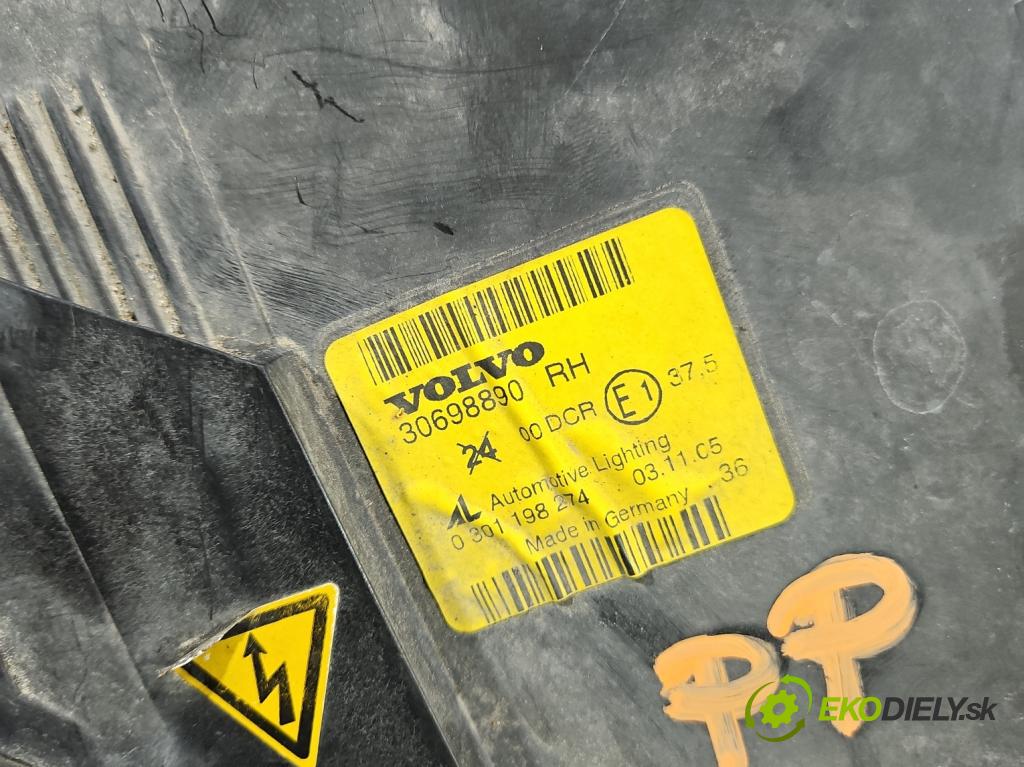 Volvo V50 2.0d 136 HP manual 100 kW 1997 cm3 5- Reflektor: pravý 30698890 (Svetlo predné pravé)