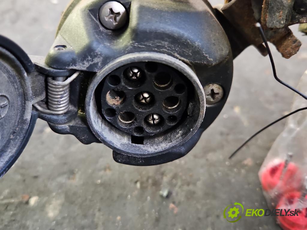 Ford Kuga Mk1 2008-2013 2.0 tdci 136hp manual 100 kW 1997 cm3 5- oko tažné  (Tažné zařízení)