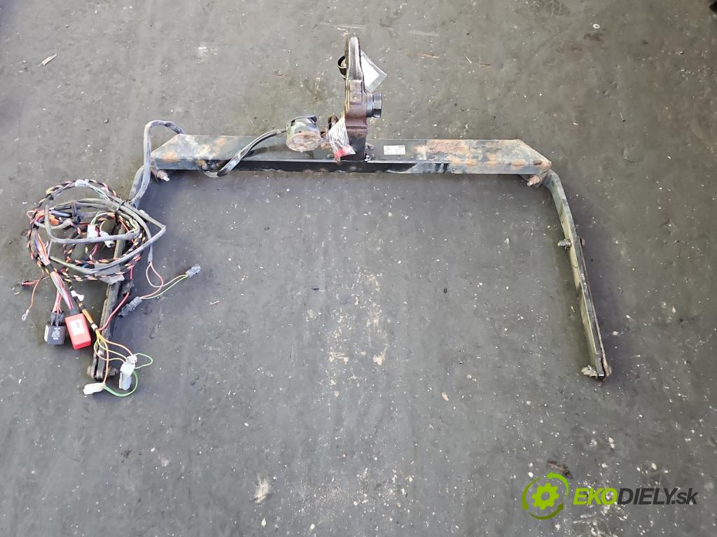 Ford Kuga Mk1 2008-2013 2.0 tdci 136hp manual 100 kW 1997 cm3 5- oko tažné  (Tažné zařízení)