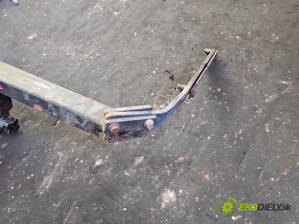 Ford Kuga Mk1 2008-2013 2.0 tdci 136hp manual 100 kW 1997 cm3 5- oko tažné  (Tažné zařízení)