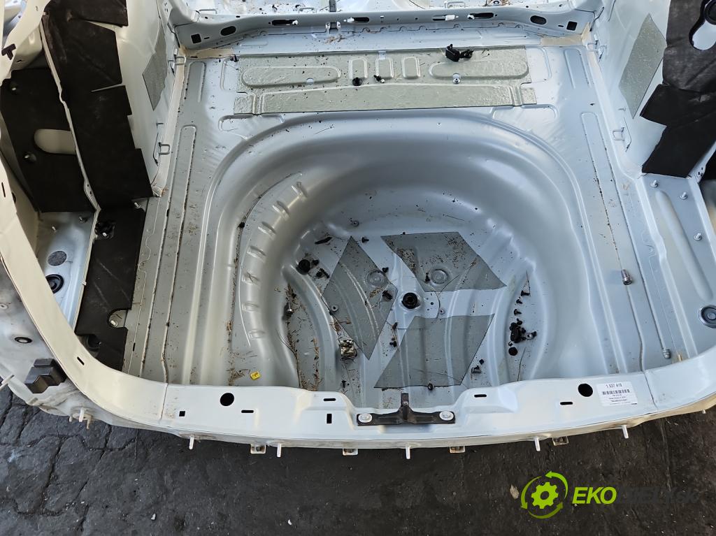 Skoda Octavia IV 2019- 1.5 TSI 150 HP automatic 110 kW 1498 cm3 5- pas zadní:
