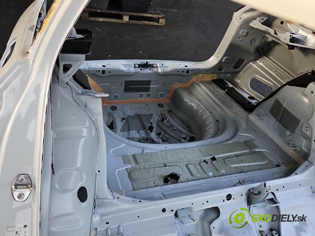 Skoda Octavia IV 2019- 1.5 TSI 150 HP automatic 110 kW 1498 cm3 5- pas zadní: