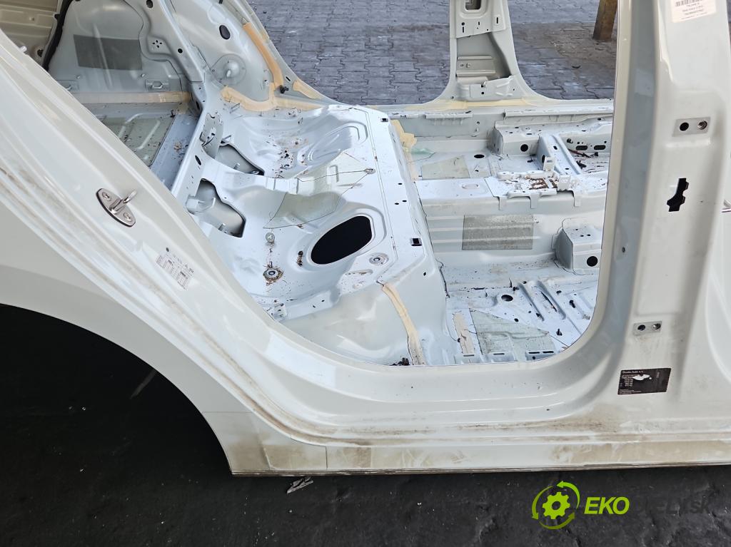 Skoda Octavia IV 2019- 1.5 TSI 150 hp automatic 110 kW 1498 cm3 5- práh pravý  (Karoserie ostatní)