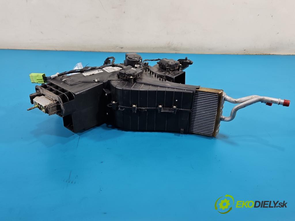 Dodge Caravan V 2007-2020 3.3 V6 178KM automatic 131 kW 3301 cm3 5- radiátor 5289400 (Radiátor topení)