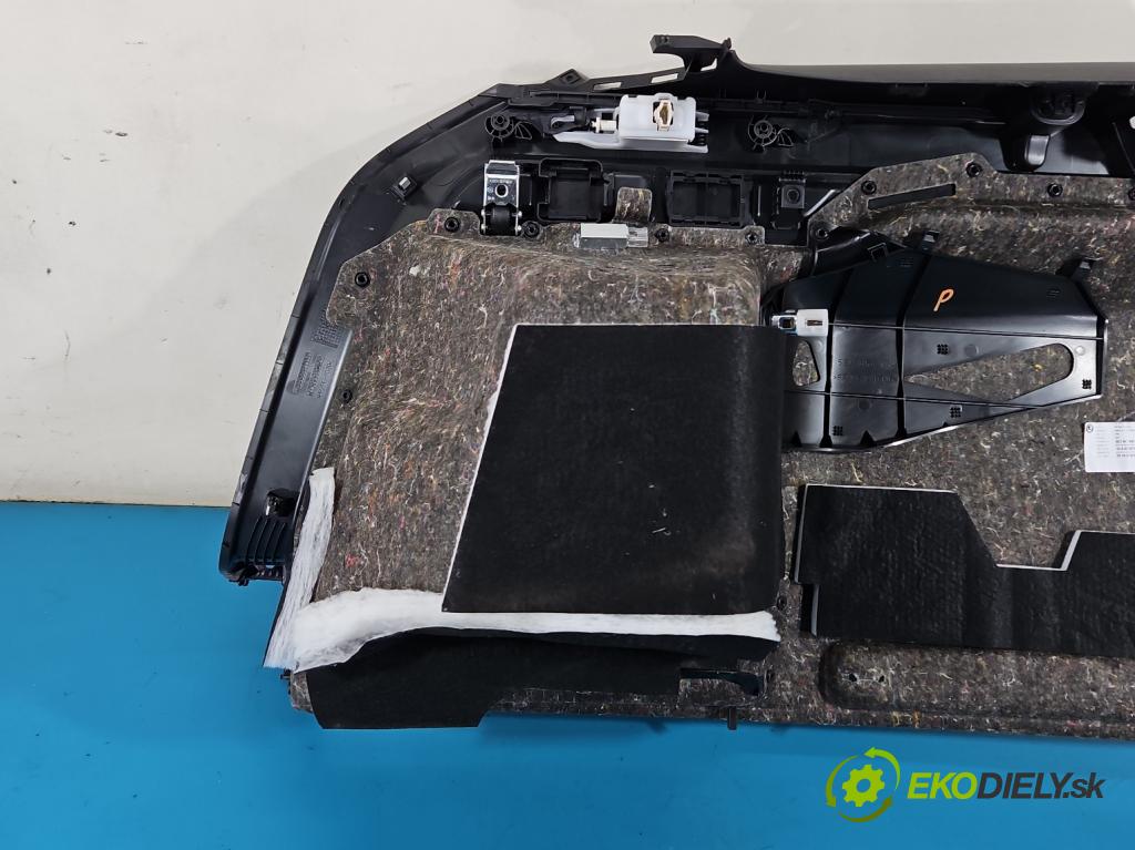 Skoda Octavia IV 2019- 1.5 TSI 150 HP automatic 110 kW 1498 cm3 5- Čalounictví: kufra: pravé 5E7867428D