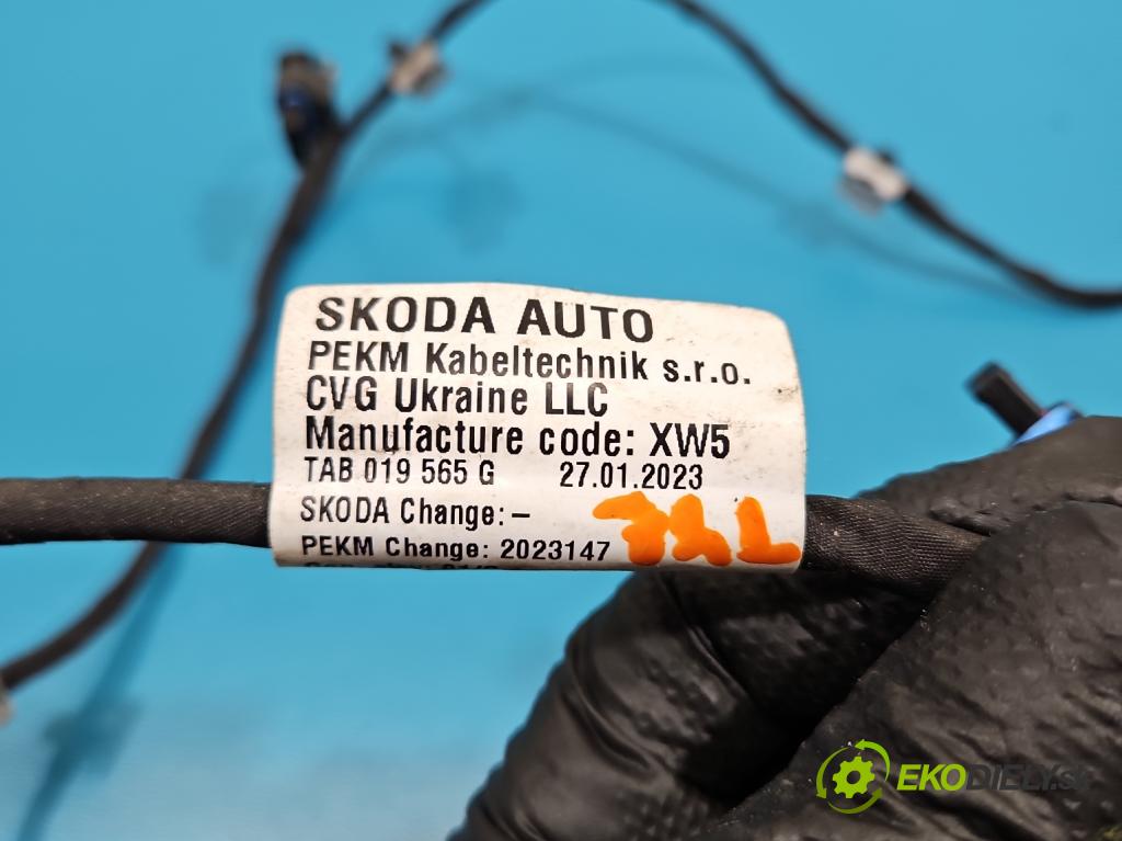 Skoda Octavia IV 2019- 1.5 TSI 150 HP automatic 110 kW 1498 cm3 5- Zväzok: nárazník zadné 019569G