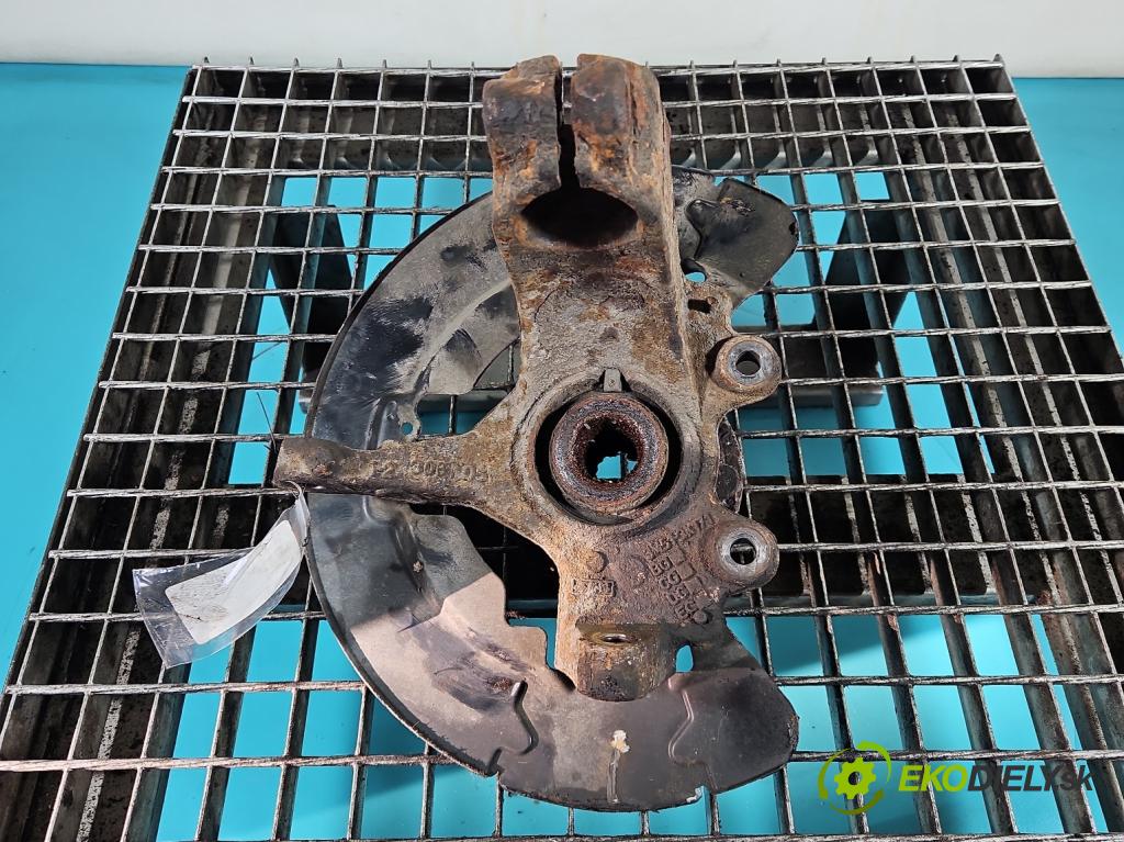 Volvo V50 2.0d 136hp manual 100 kW 1997 cm3 5- náboj levé  (Náboj kola)