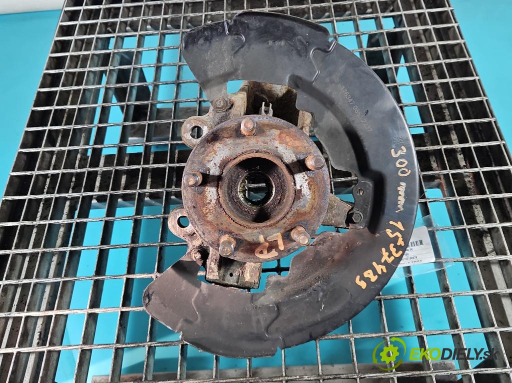 Volvo V50 2.0d 136hp manual 100 kW 1997 cm3 5- náboj levé  (Náboj kola)