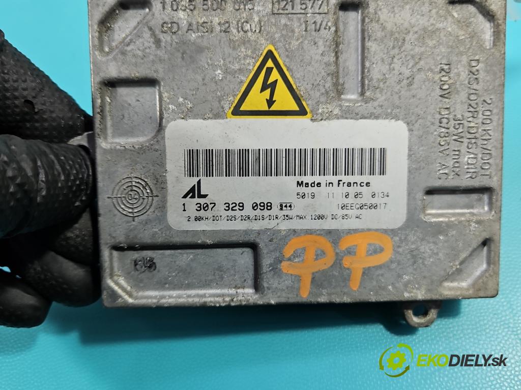 Volvo V50 2.0d 136 HP manual 100 kW 1997 cm3 5- střídač: xenon 1307329098 (Riadiaca jednotka xenónu)