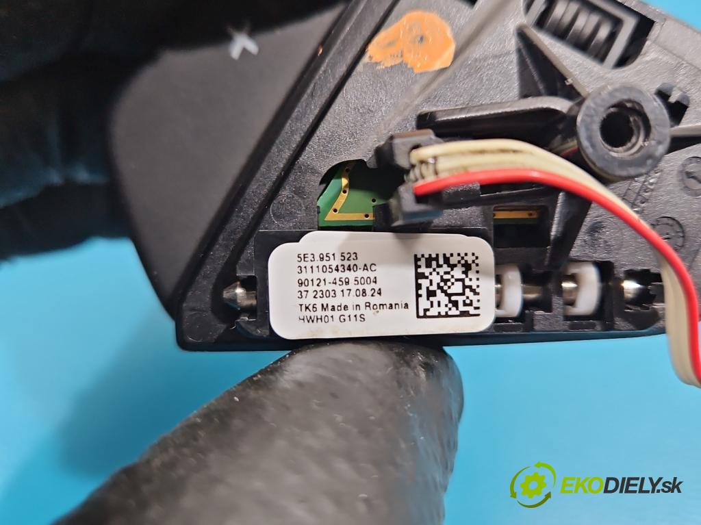 Skoda Octavia IV 2019- 1.5 TSI 150 HP automatic 110 kW 1498 cm3 5- prepínač multifunkční: řízení: 5E3951523 (Prepínacie páčky pod volantom)