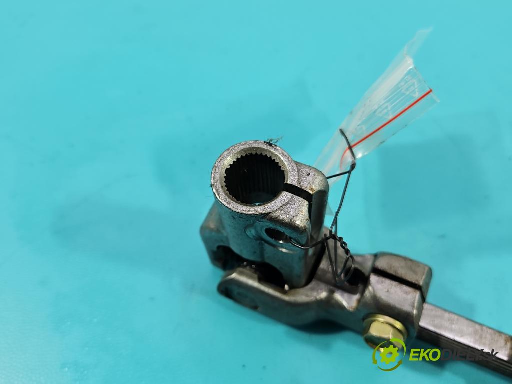 Toyota Corolla Verso I 2001-2004 2.0 D4D 90 HP manual 66 kW 1995 cm3 5- Stĺpik volant  (Tyč riadenia (volantu))