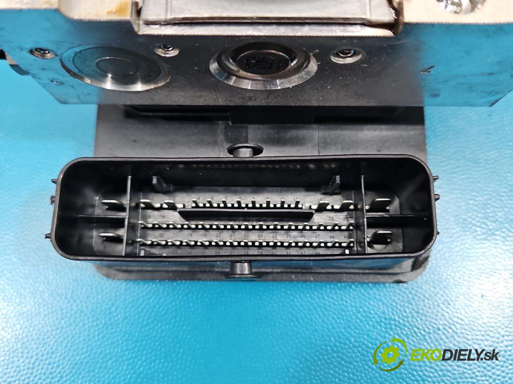 Skoda Octavia IV 2019- 1.5 TSI 150 hp automatic 110 kW 1498 cm3 5- čerpadlo abs 5WA614517DG (Pumpa ABS)