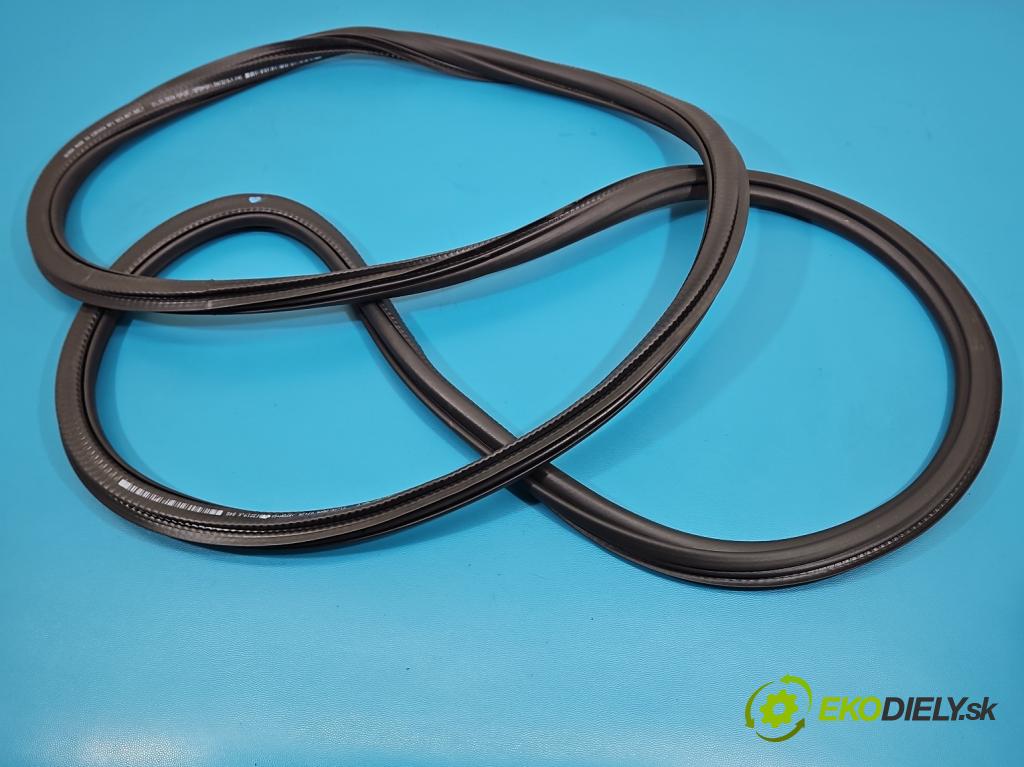 Skoda Octavia IV 2019- 1.5 TSI 150 HP automatic 110 kW 1498 cm3 5- Těsnění: dvere predné ľavé 5E3867365B