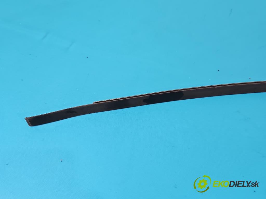 Toyota Yaris III 2011-2020 1.0 vvti 69KM manual 51 kW 998 cm3 5- lišta střecha: pravé