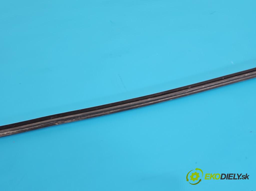 Toyota Yaris III 2011-2020 1.0 vvti 69KM manual 51 kW 998 cm3 5- lišta střecha: pravé