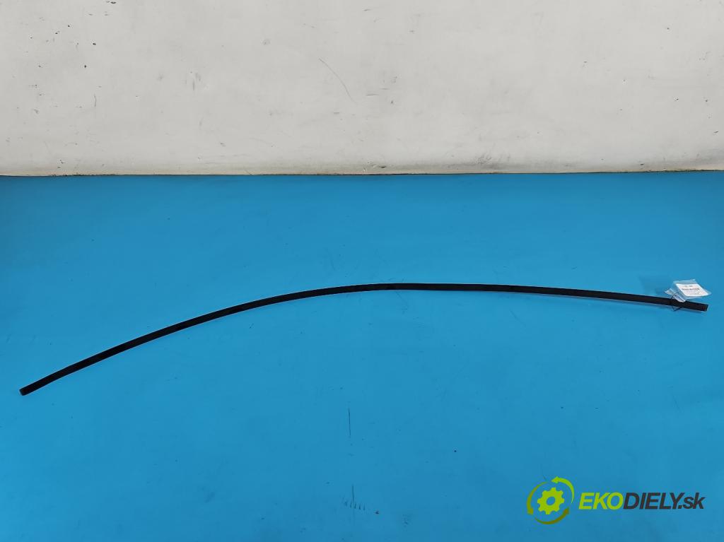 Toyota Yaris III 2011-2020 1.0 vvti 69KM manual 51 kW 998 cm3 5- lišta střecha: pravé 