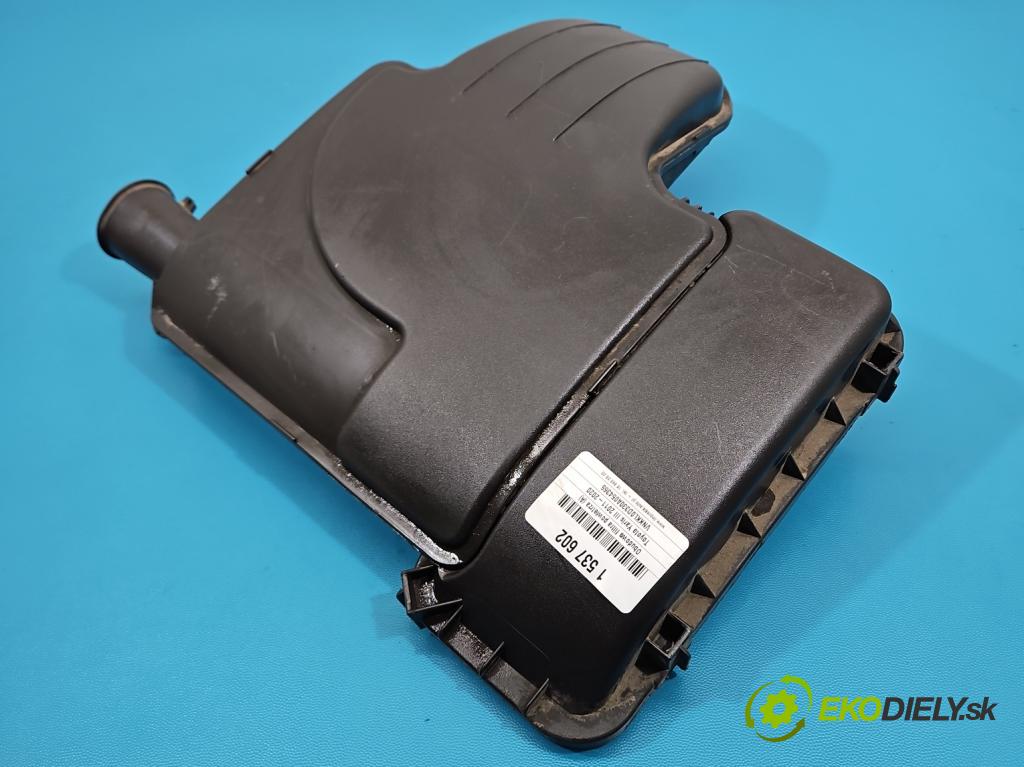 Toyota Yaris III 2011-2020 1.0 vvti 69KM manual 51 kW 998 cm3 5- obal filtra vzduchu 17705-0Q020 (Obal vzduchového filtra)