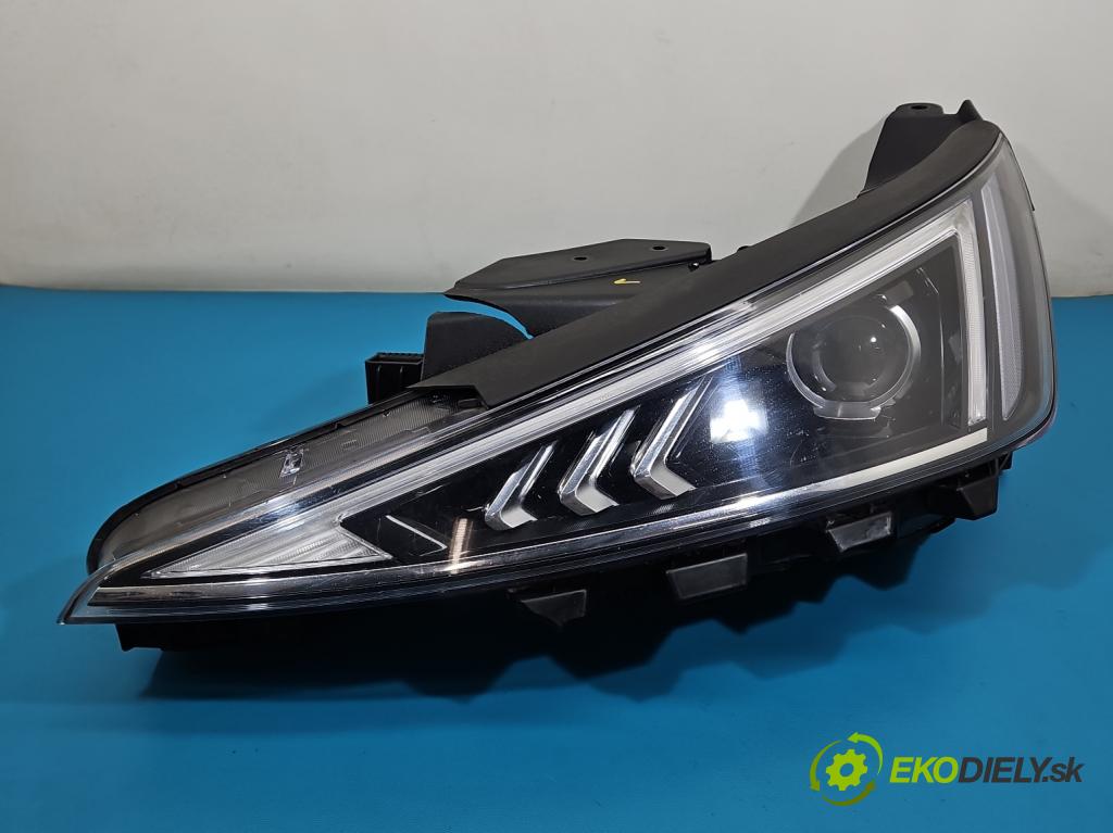 Hyundai Elantra VI 2015-2020 1.6 16V 128 HP automatic 94 kW 1591 cm3 4- Reflektor: ľavý  (Kľučka dverí ostatné)