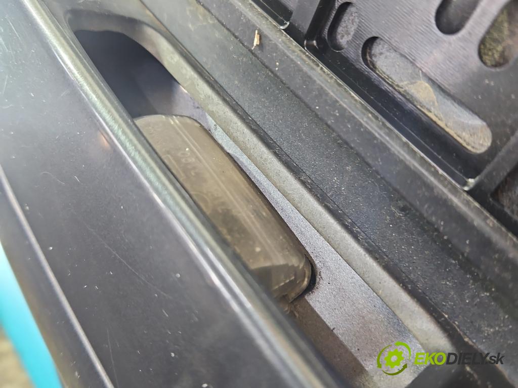 Peugeot 207 1.4 16V 95 hp manual 70 kW 1397 cm3 3- zadní kufrové dveře  (Zadní kapota (kufr))