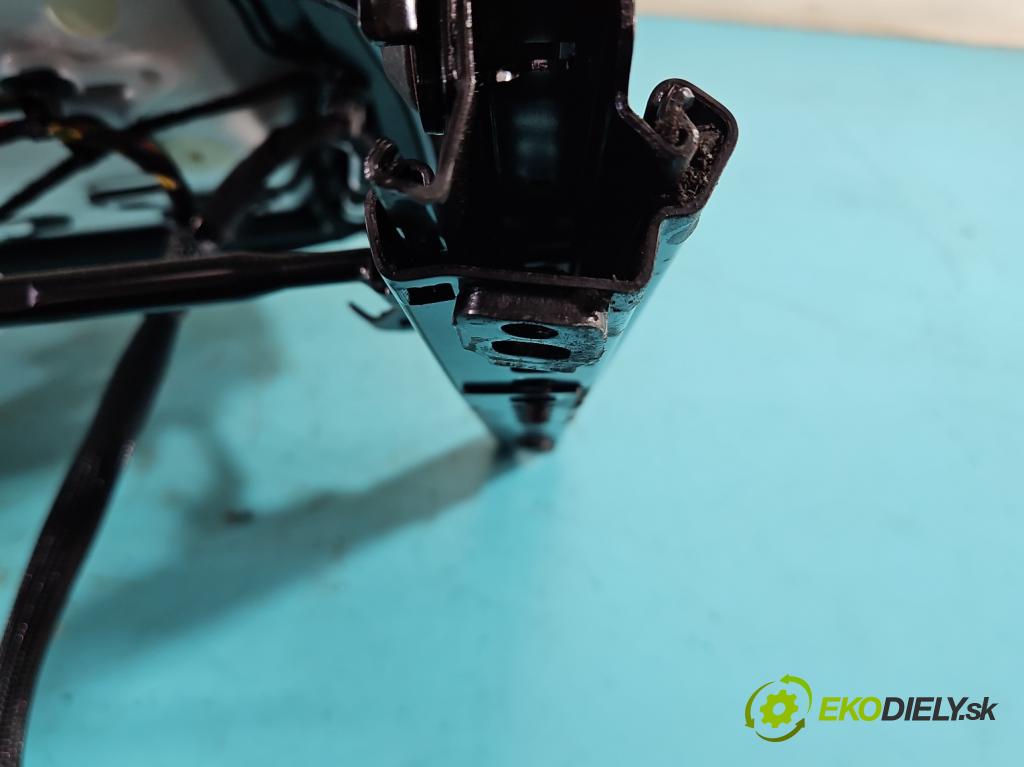 Skoda Octavia IV 2019- 1.5 TSI 150 HP automatic 110 kW 1498 cm3 5- Sedačka ľavý  (Sedadlo)