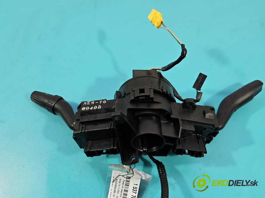 Honda City IV 2002-2008 1.4 8v 83 HP manual 61 kW 1339 cm3 4- prepínač komplex:  (Prepínacie páčky pod volantom)