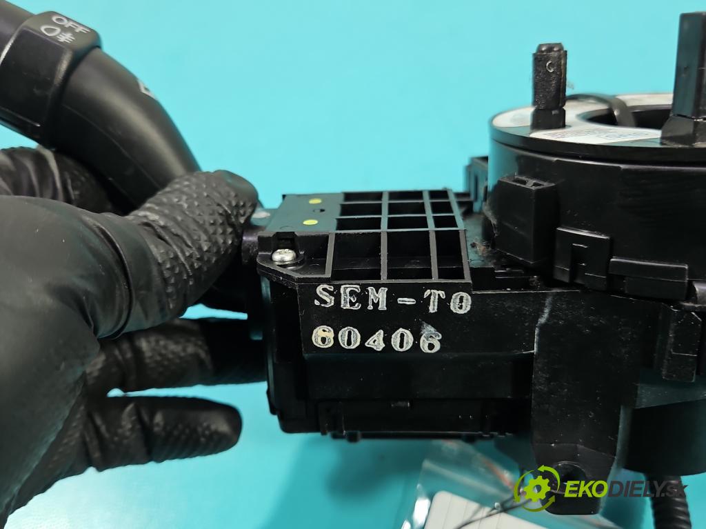 Honda City IV 2002-2008 1.4 8v 83 HP manual 61 kW 1339 cm3 4- prepínač komplex:  (Prepínacie páčky pod volantom)