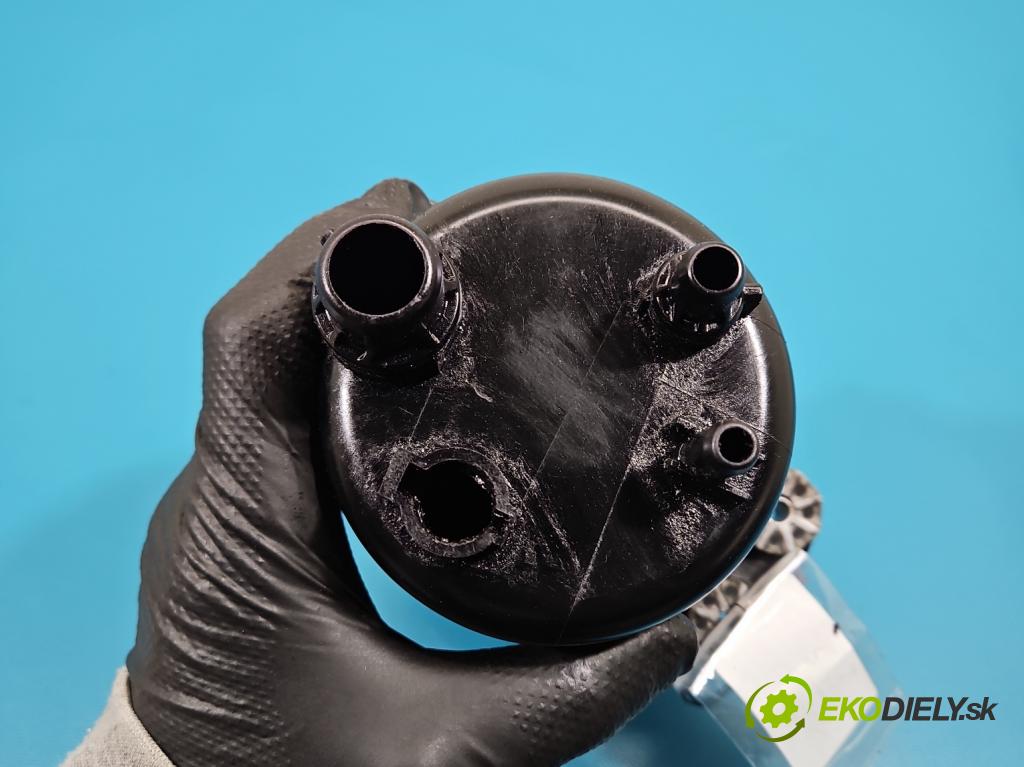 Bmw X6 E71 2007–2014 3.0d 306KM automatic 225 kW 2993 cm3 5- nádržka tekutina: brzdový 10617211