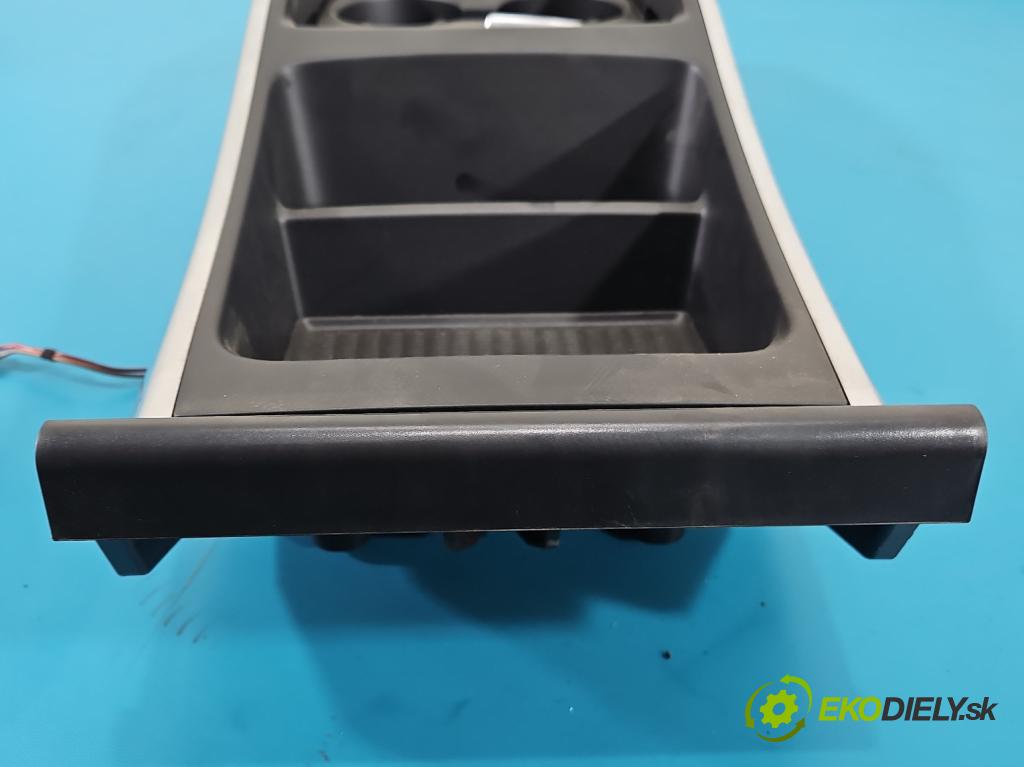 Bmw X6 E71 2007–2014 3.0d 306KM automatic 225 kW 2993 cm3 5- Rukojeť: na nápoje: 1380687 (Držiak (úchyt) na nápoje)