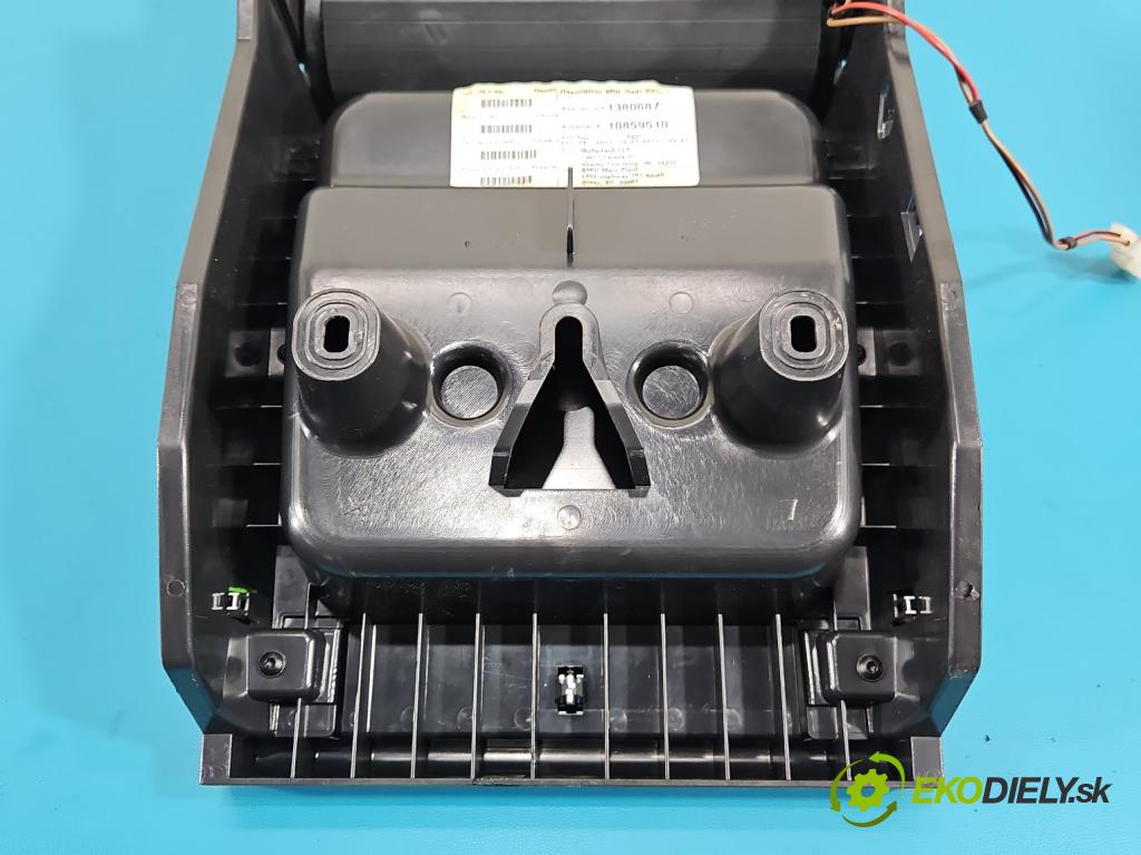 Bmw X6 E71 2007–2014 3.0d 306KM automatic 225 kW 2993 cm3 5- Rukojeť: na nápoje: 1380687 (Držiak (úchyt) na nápoje)