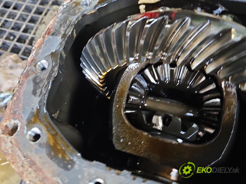 Mercedes E W211 2002-2009 2.7 cdi 177 HP automatic 130 kW 2685 cm3 4- Most: zadní: