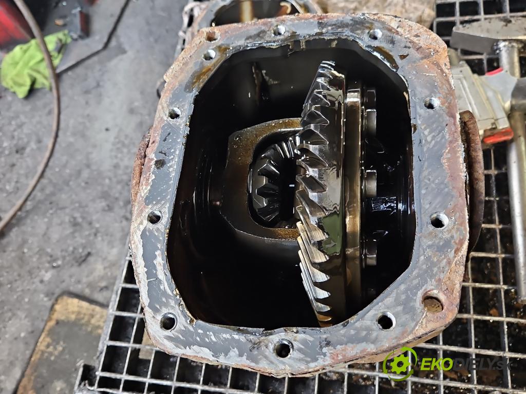 Mercedes E W211 2002-2009 2.7 cdi 177 HP automatic 130 kW 2685 cm3 4- Most: zadní: