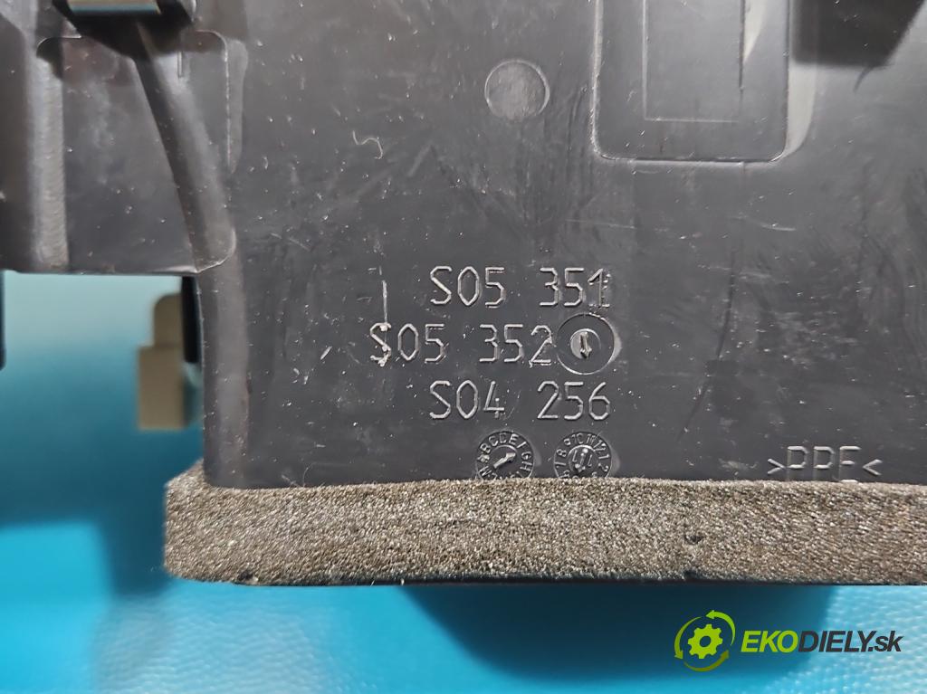 Bmw X6 E71 2007–2014 3.0d 306KM automatic 225 kW 2993 cm3 5- Mřížka: kúrenia stredová 9210705-03 (Mriežka kúrenia (fukár))