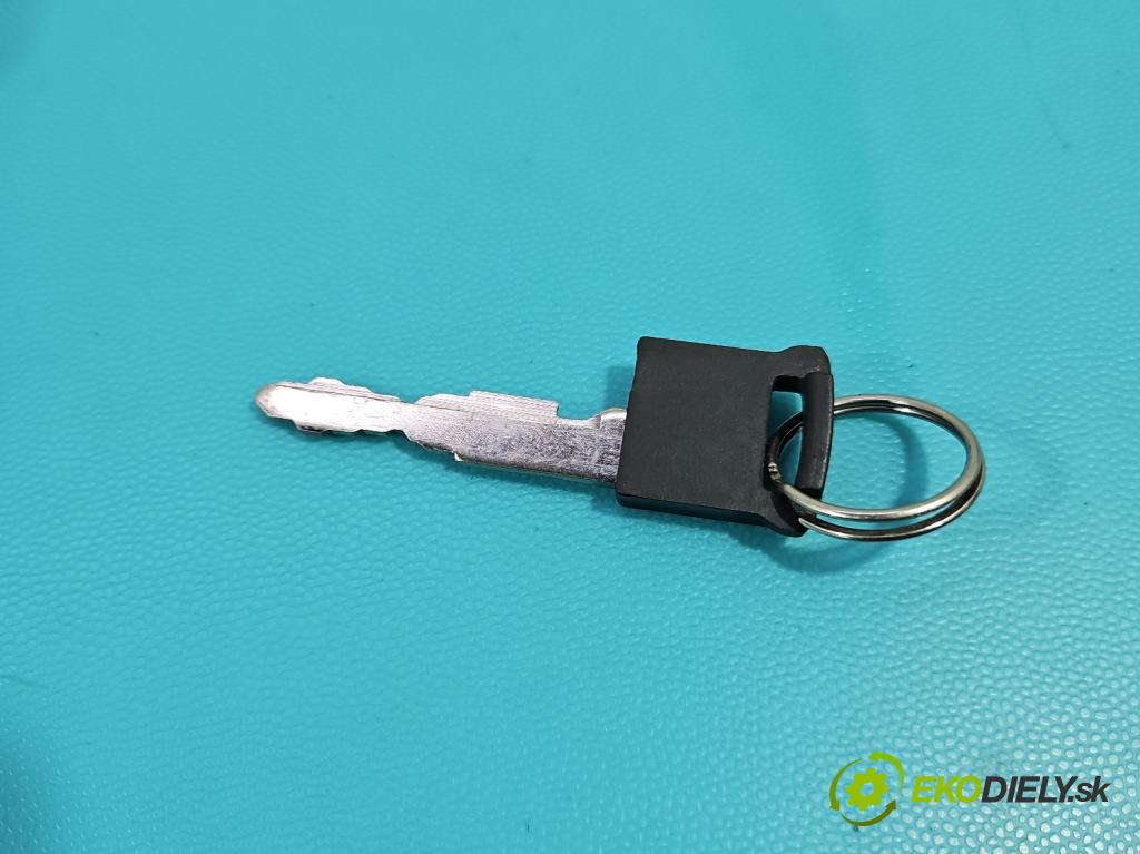 Suzuki SX4 I 2006-2014 1.9 ddis: 120 HP manual 88 kW 1910 cm3 5- rukoväť predné ľavé mimo:  (Kľučka dverí vonkajšia predná ľavá)