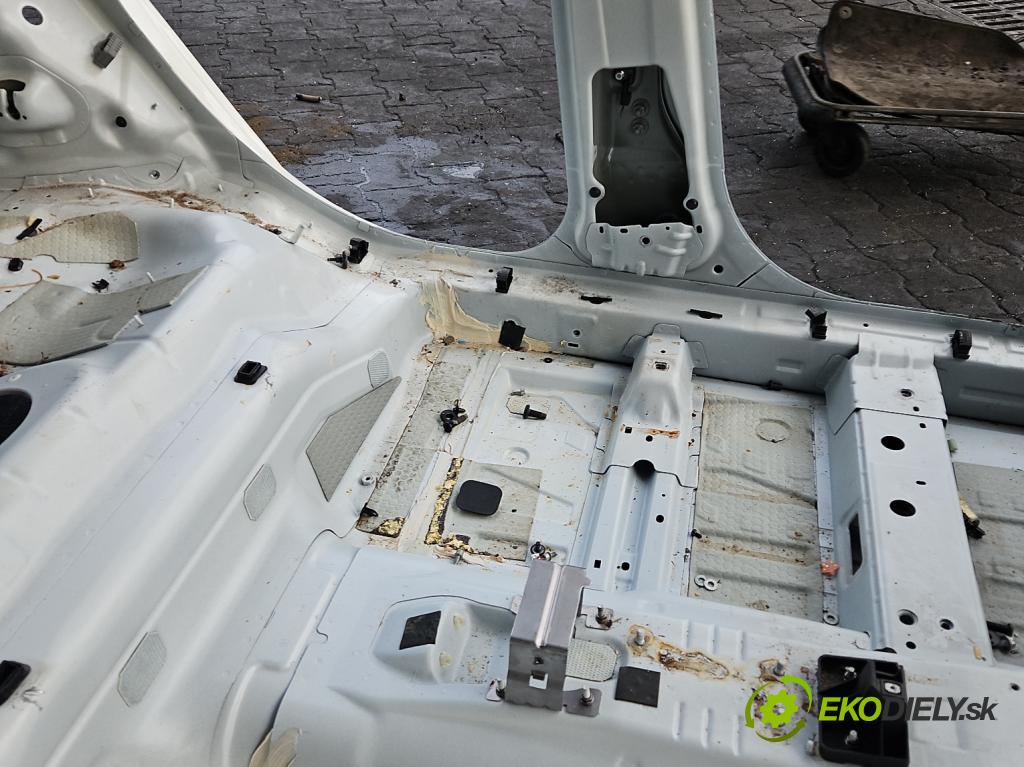 Fiat Tipo II 2015- 1.4 16v 95 hp manual 70 kW 1368 cm3 4- práh levý  (Karoserie ostatní)