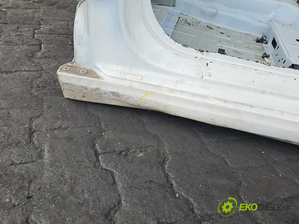 Fiat Tipo II 2015- 1.4 16v 95 hp manual 70 kW 1368 cm3 4- práh levý  (Karoserie ostatní)