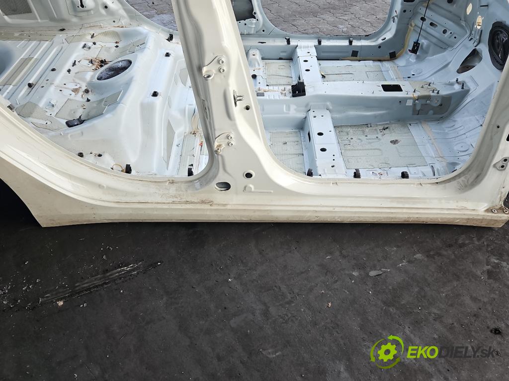 Fiat Tipo II 2015- 1.4 16v 95 hp manual 70 kW 1368 cm3 4- práh pravý  (Karoserie ostatní)