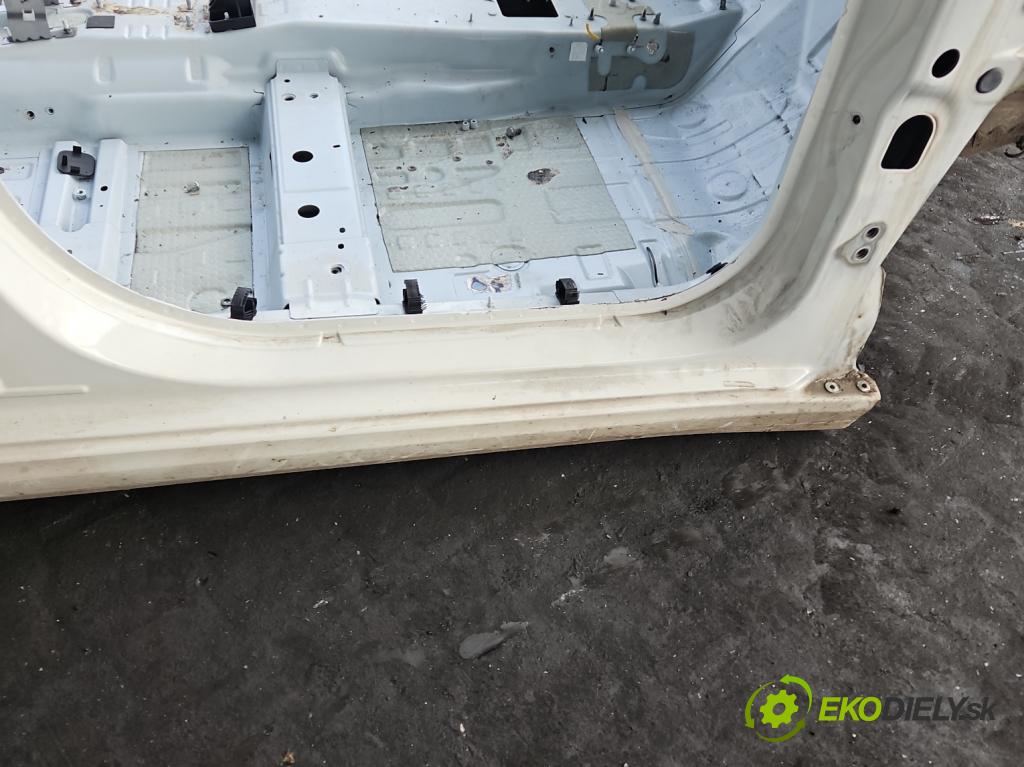 Fiat Tipo II 2015- 1.4 16v 95 hp manual 70 kW 1368 cm3 4- práh pravý  (Karoserie ostatní)