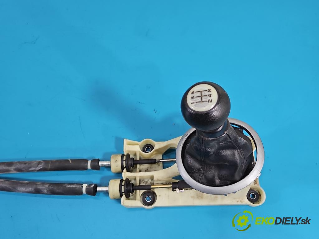 Suzuki Swift Mk6 2005-2010 1.3 16V 92 HP manual 67.5 kW 1328 cm3 5- Páka: Změny: stupeň,rýchlosť  (Rýchlostná páka (kulisa))