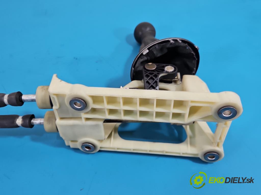 Suzuki Swift Mk6 2005-2010 1.3 16V 92 HP manual 67.5 kW 1328 cm3 5- Páka: Změny: stupeň,rýchlosť  (Rýchlostná páka (kulisa))