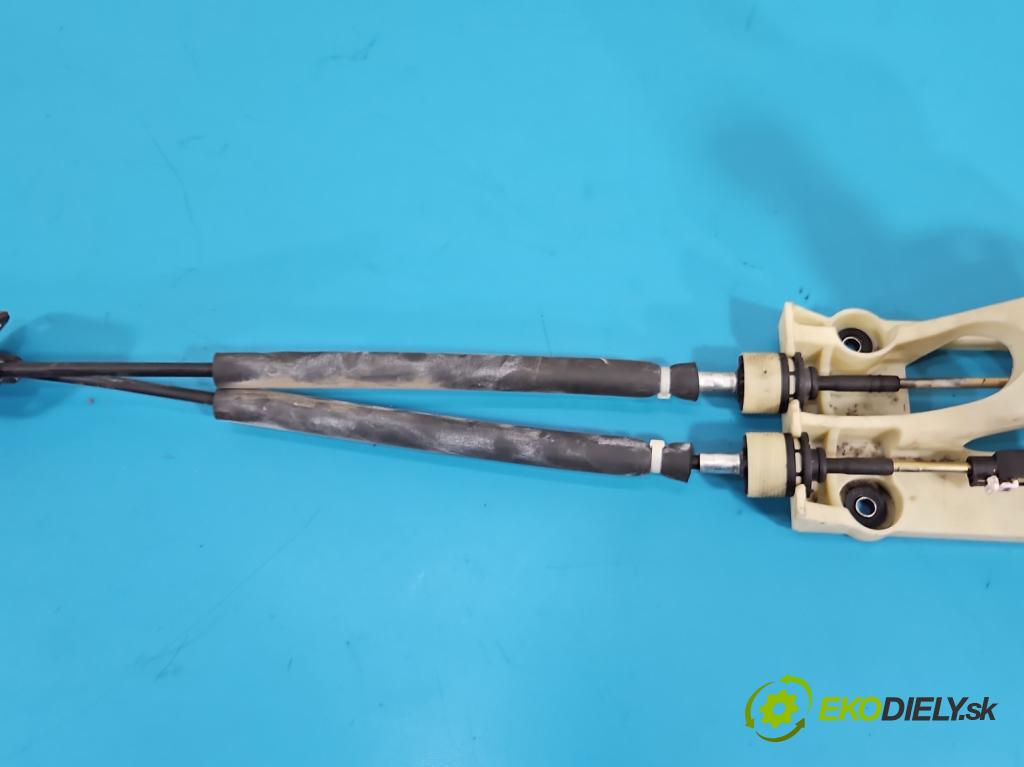 Suzuki Swift Mk6 2005-2010 1.3 16V 92 HP manual 67.5 kW 1328 cm3 5- Páka: Změny: stupeň,rýchlosť  (Rýchlostná páka (kulisa))