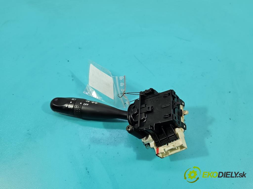 Suzuki Swift Mk6 2005-2010 1.3 16V 92 HP manual 67.5 kW 1328 cm3 5- prepínač smeroviek 173744 (Prepínacie páčky pod volantom)