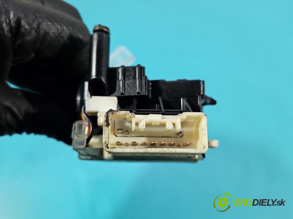 Suzuki Swift Mk6 2005-2010 1.3 16V 92 HP manual 67.5 kW 1328 cm3 5- prepínač smeroviek 173744 (Prepínacie páčky pod volantom)