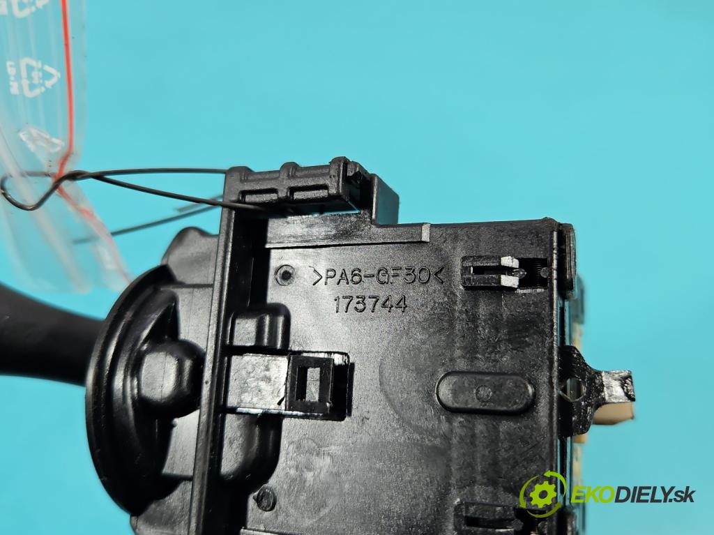 Suzuki Swift Mk6 2005-2010 1.3 16V 92 HP manual 67.5 kW 1328 cm3 5- prepínač smeroviek 173744 (Prepínacie páčky pod volantom)