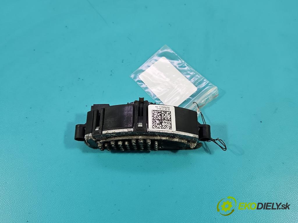 Audi Q5 2008-2016 2.0 TFSI 224hp automatic 165 kW 1984 cm3 5- rezistor 8T0820521A