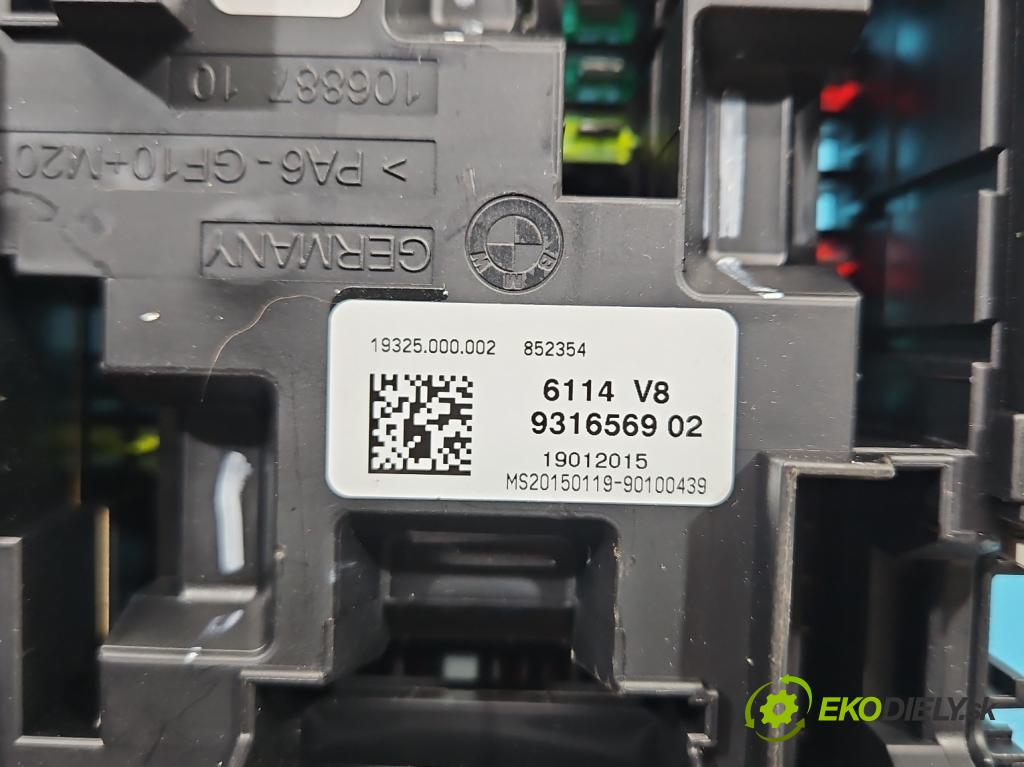 Bmw X5 F15 2013-2018 3.0d 258 hp automatic 190 kW 2993 cm3 5- skříňka pojistková 9316569 (Pojistková skříňka)