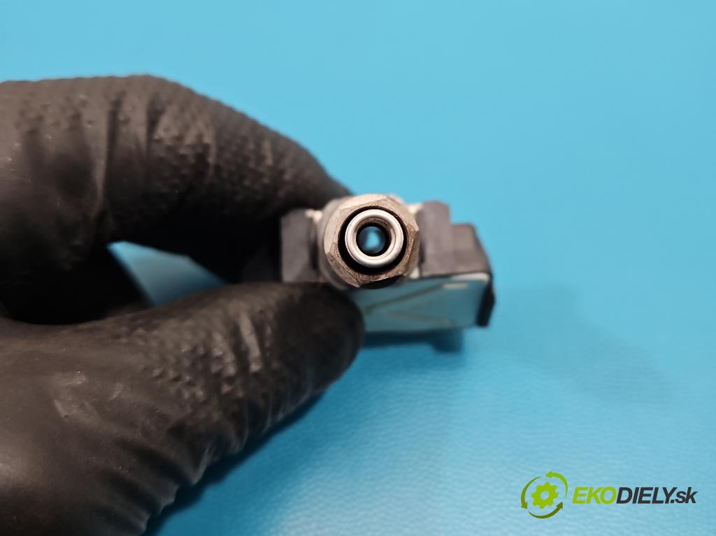 Bmw X5 F15 2013-2018 3.0d 258 HP automatic 190 kW 2993 cm3 5- snímač tlak: pneumatika 707355-10 (Snímač tlaku v pneumatike)