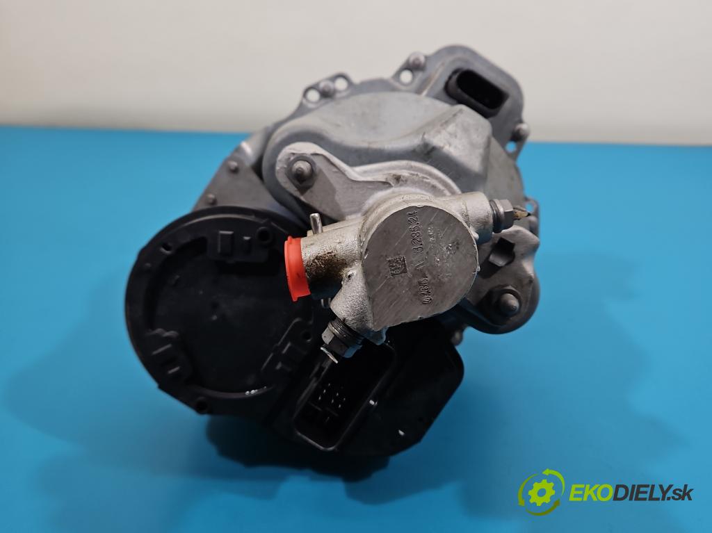 Skoda Octavia IV 2019- 1.5 TSI 150 HP automatic 110 kW 1498 cm3 5- servo brzdové 5WB614105BB