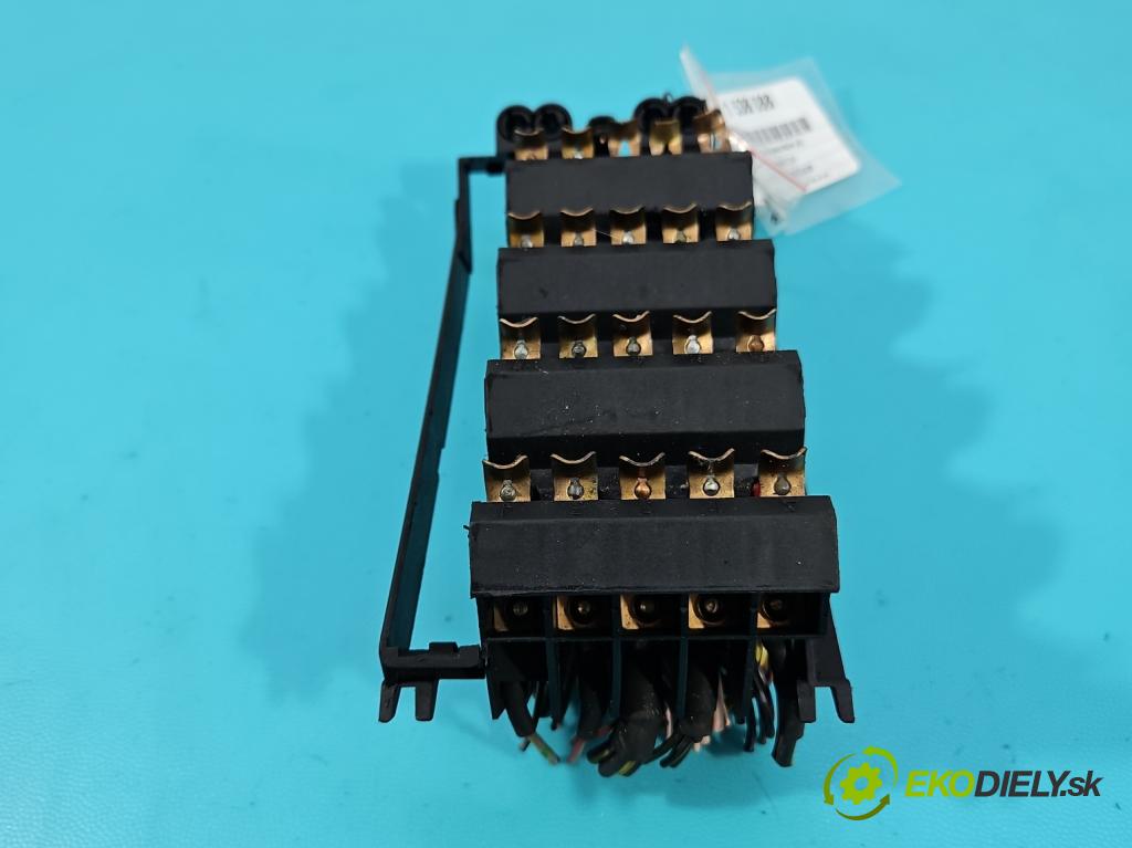 Mercedes 124 2.0d 75 HP manual 55 kW 1997 cm3 4- skrinka poistka  (Poistková skrinka)